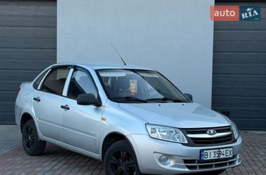 Седан ВАЗ 2190 Granta 2013 в Миргороді