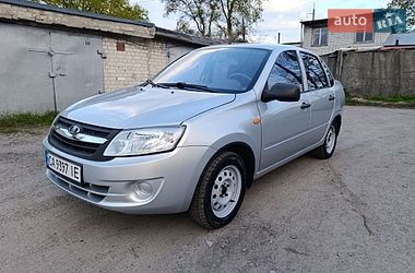 Седан ВАЗ 2190 Granta 2013 в Черкасах