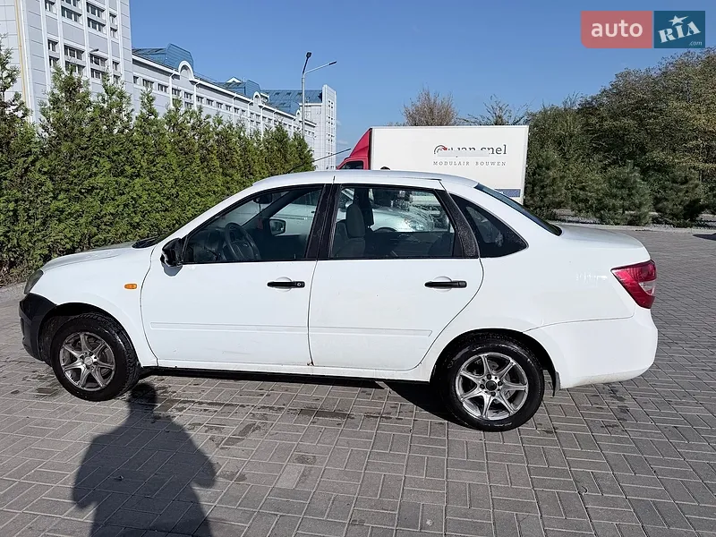 ВАЗ / Lada 2190 Granta