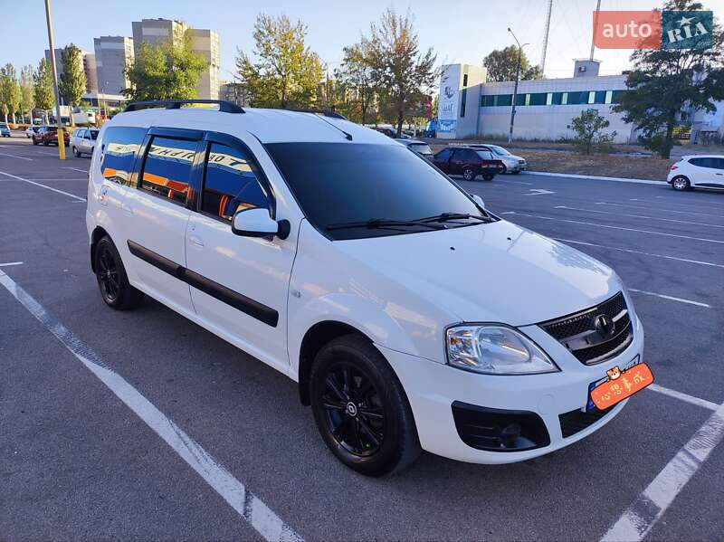 Универсал ВАЗ / Lada Largus 2015 в Каменском