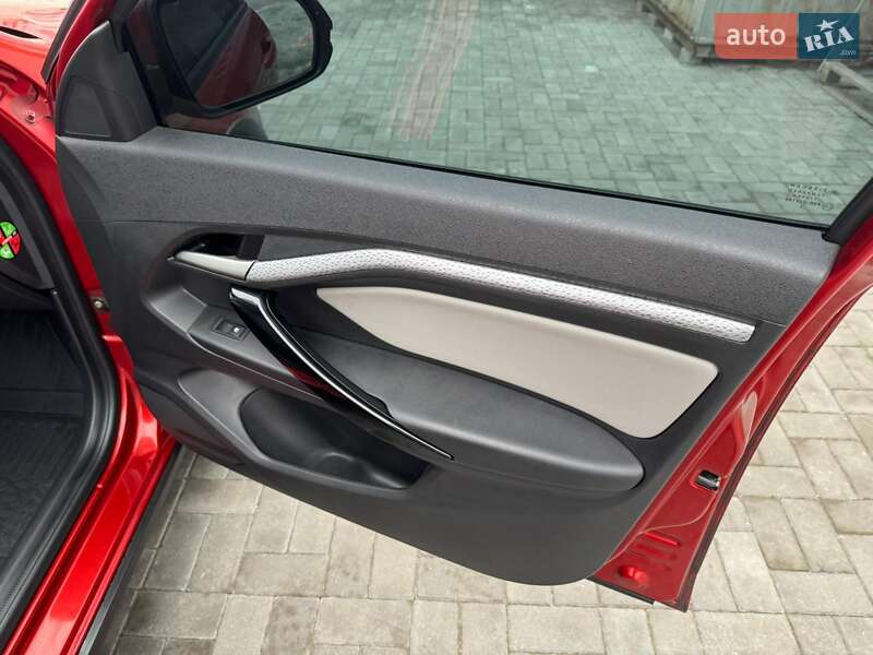 Седан ВАЗ / Lada Vesta Cross 2020 в Черкасах фото 13 Седан ВАЗ / Lada Vesta Cross 2020 в Черкасах