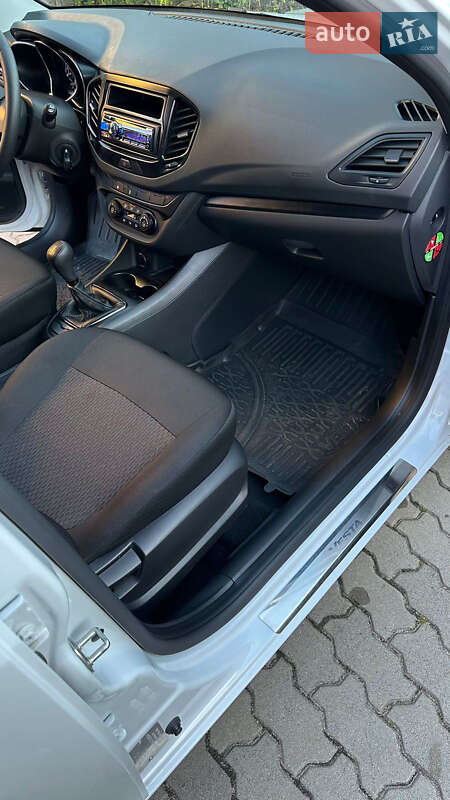 Седан ВАЗ / Lada Vesta 2021 в Львові