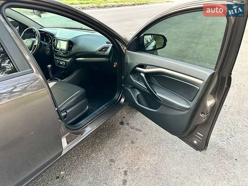 Седан ВАЗ / Lada Vesta 2021 в Дніпрі