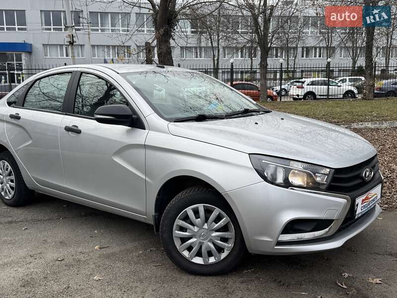 Седан ВАЗ / Lada Vesta 2021 в Киеве