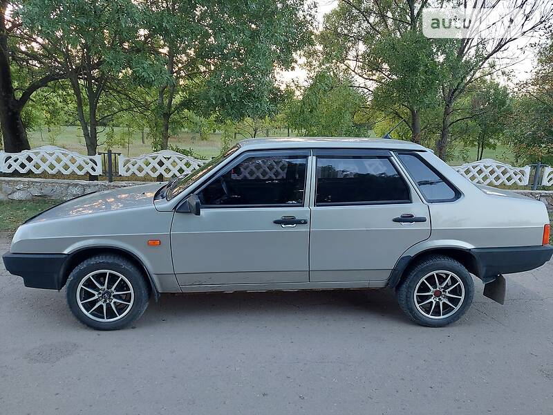 ВАЗ 21099