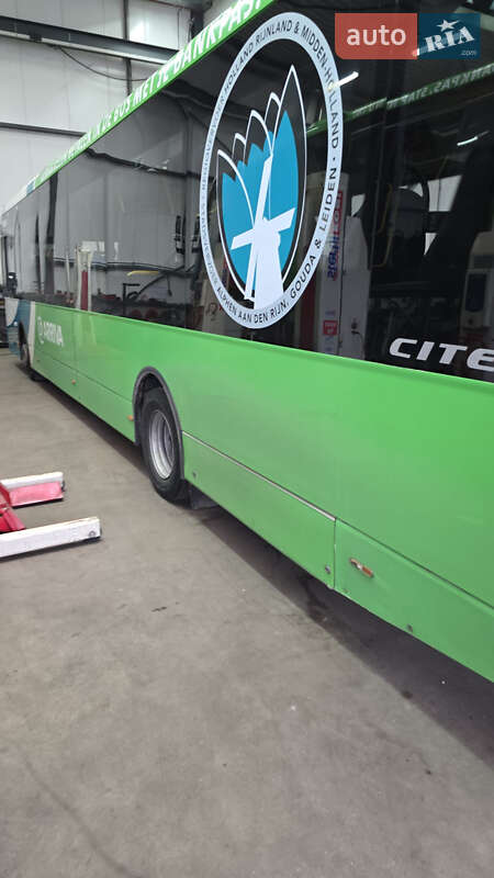 Міський автобус VDL Ambassador 2013 в Луцьку