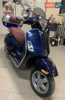 Скутер Vespa GTS 2020 в  Скутер Vespa GTS 2020 в