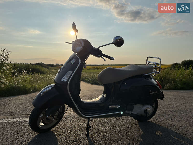 Скутер Vespa GTS 2016 в 