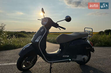 Скутер Vespa GTS 2016 в 
