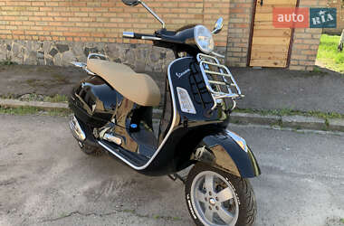 Мотороллер Vespa GTS 2013 в 