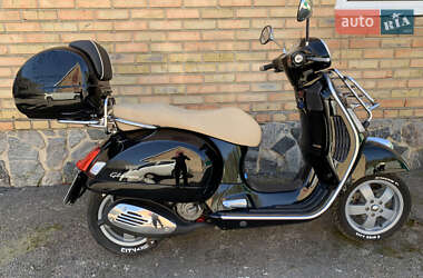 Мотороллер Vespa GTS 2013 в 