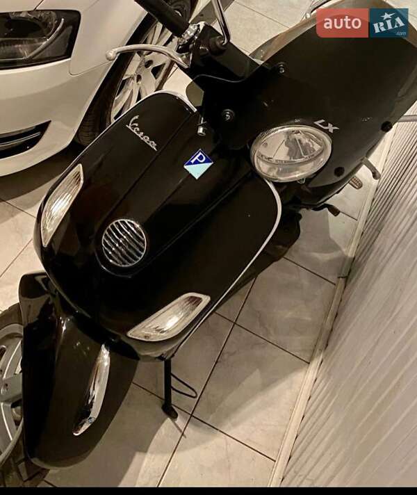Скутер Vespa LX 2009 в 
