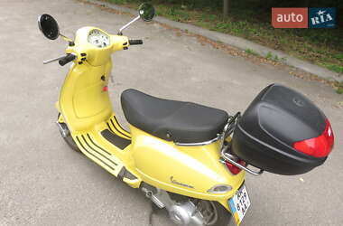 Скутер Vespa LX 2010 в 