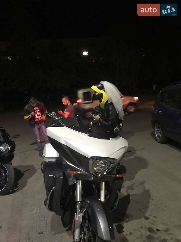 Мотоцикл Круизер Victory Cross Country 2015 в Ужгороде