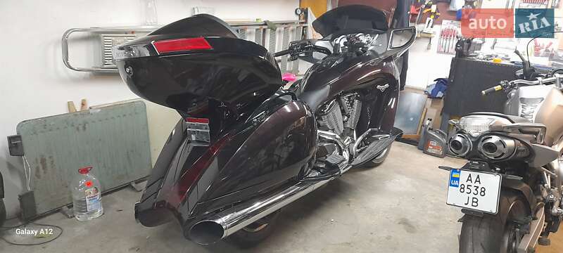 Мотоцикл Круизер Victory Vision Tour 2015 в Павлограде
