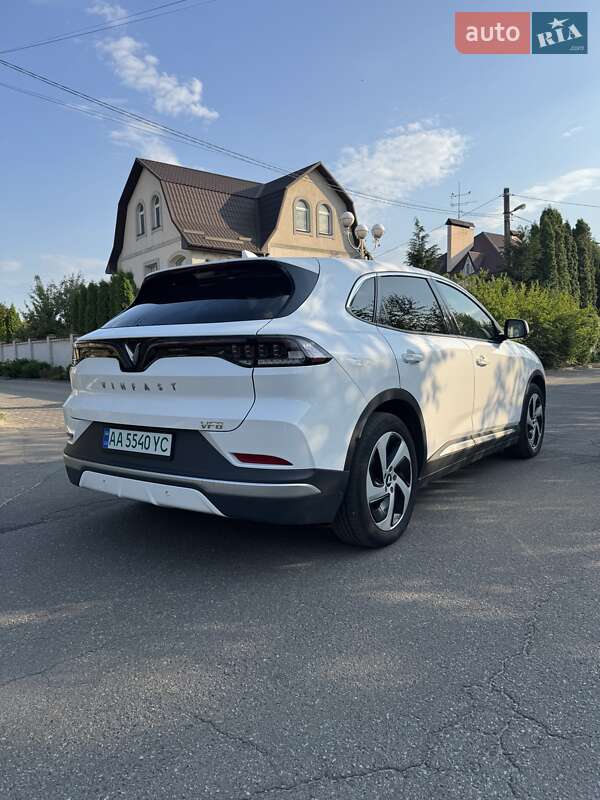 Внедорожник / Кроссовер VinFast VF-8 2022 в Киеве