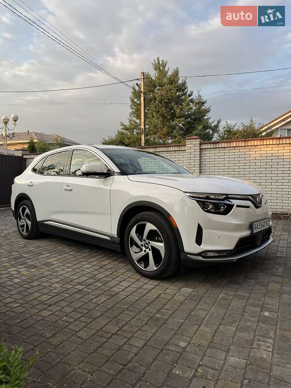 Внедорожник / Кроссовер VinFast VF-8 2022 в Киеве