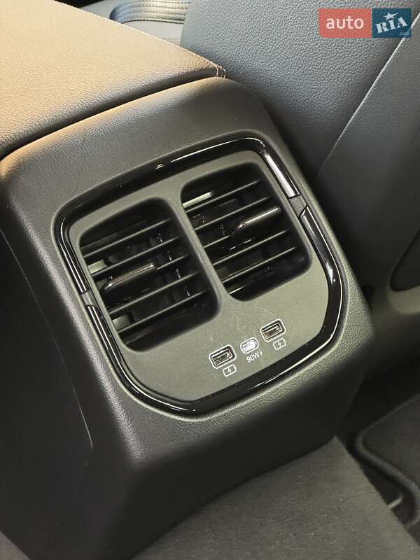 Внедорожник / Кроссовер VinFast VF-8 2022 в Киеве