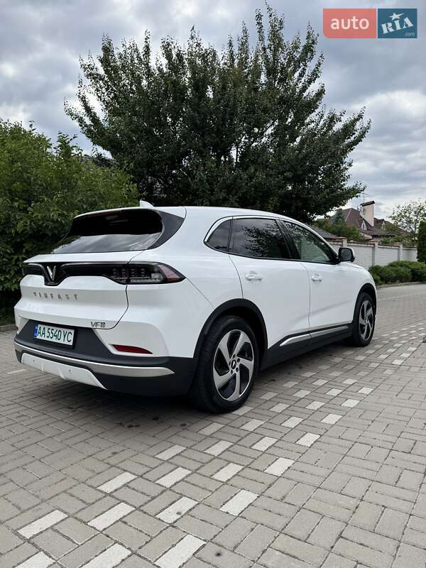Внедорожник / Кроссовер VinFast VF-8 2022 в Киеве