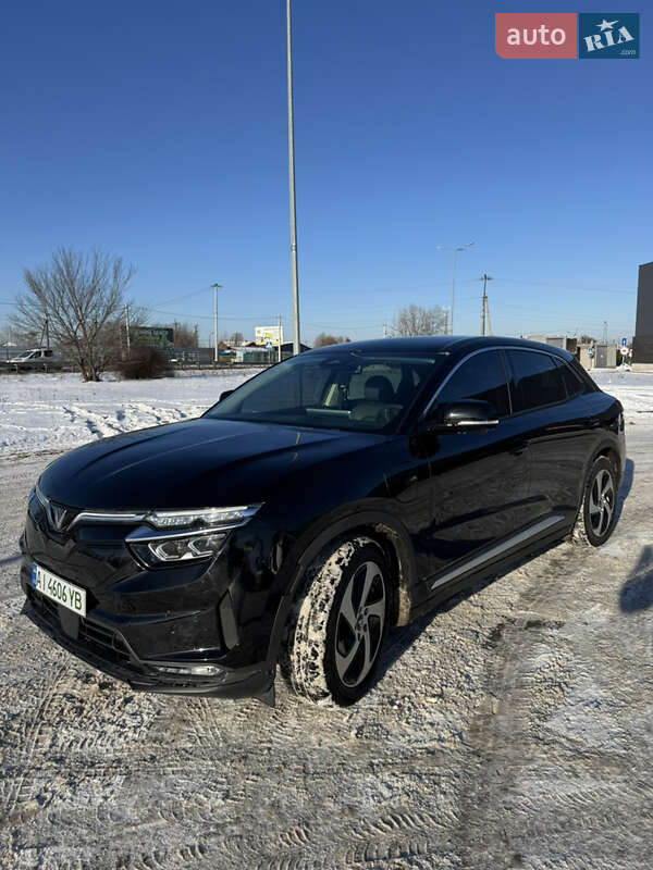 Внедорожник / Кроссовер VinFast VF-8 2023 в Киеве