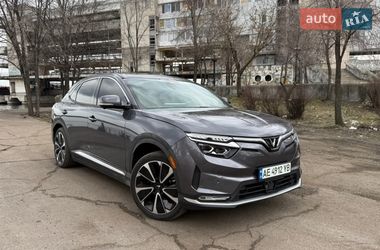 Універсал VinFast VF-8 2023 в Києві