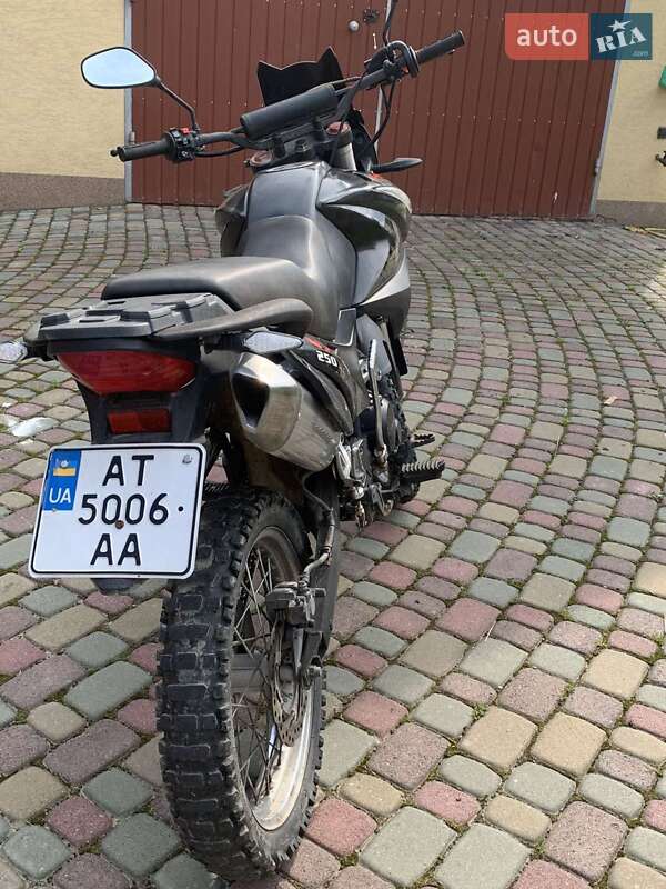 Мотоцикл Кросс Viper V250 VXR 2015 в Косове