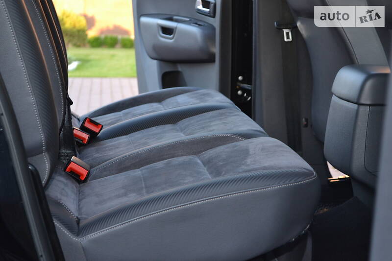 Позашляховик / Кросовер Volkswagen Amarok 2015 в Рівному