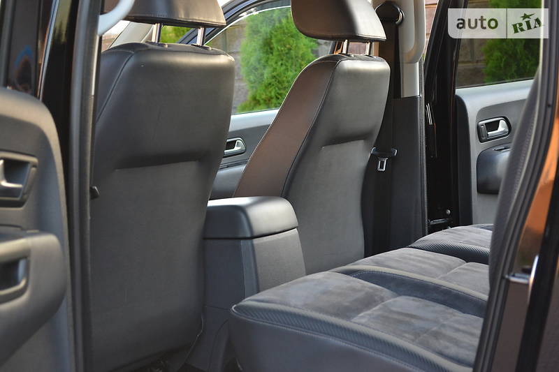 Позашляховик / Кросовер Volkswagen Amarok 2015 в Рівному