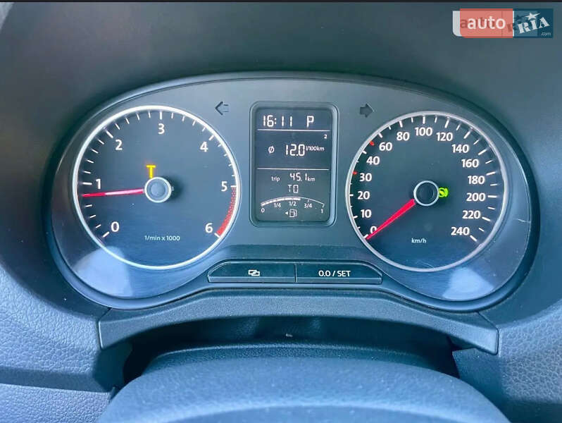 Пікап Volkswagen Amarok 2013 в Чернівцях