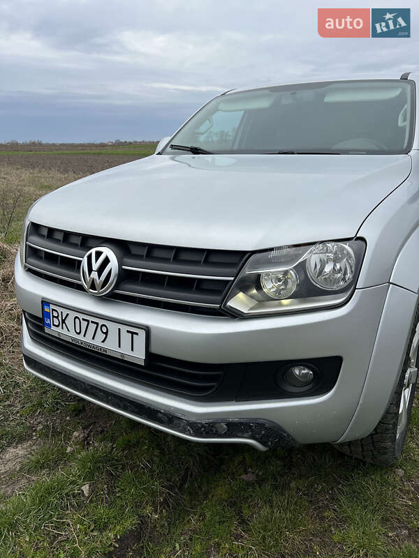 Пикап Volkswagen Amarok 2011 в Ровно