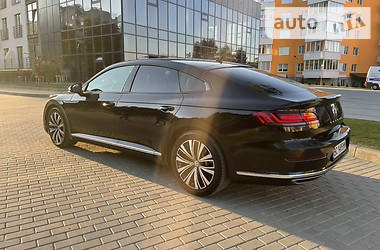 Лифтбек Volkswagen Arteon 2018 в Львове