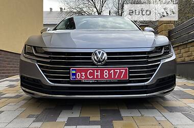 Лифтбек Volkswagen Arteon 2018 в Львове