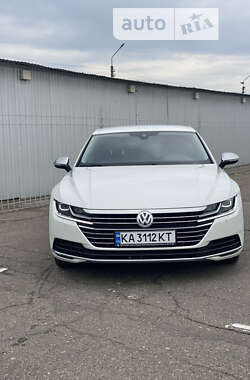 Лифтбек Volkswagen Arteon 2017 в Киеве