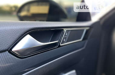 Лифтбек Volkswagen Arteon 2017 в 