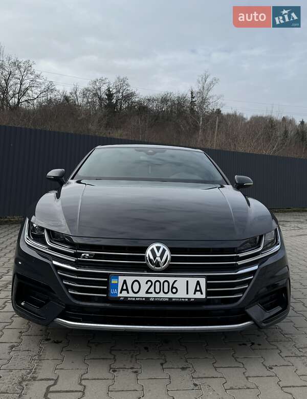Лифтбек Volkswagen Arteon 2017 в Иршаве
