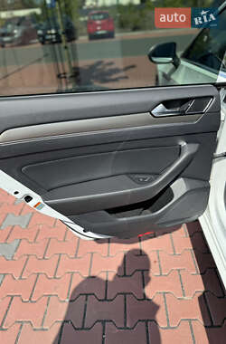 Лифтбек Volkswagen Arteon 2019 в 