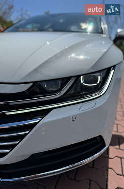 Лифтбек Volkswagen Arteon 2019 в 