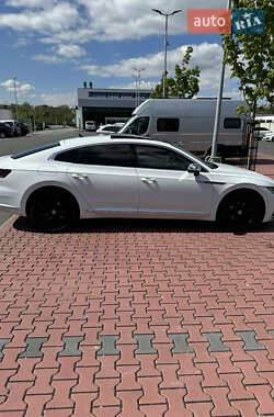 Лифтбек Volkswagen Arteon 2019 в 