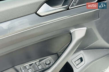 Лифтбек Volkswagen Arteon 2017 в 
