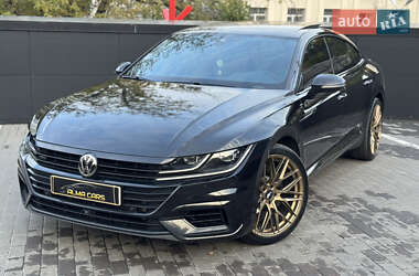 Лифтбек Volkswagen Arteon 2018 в Киеве