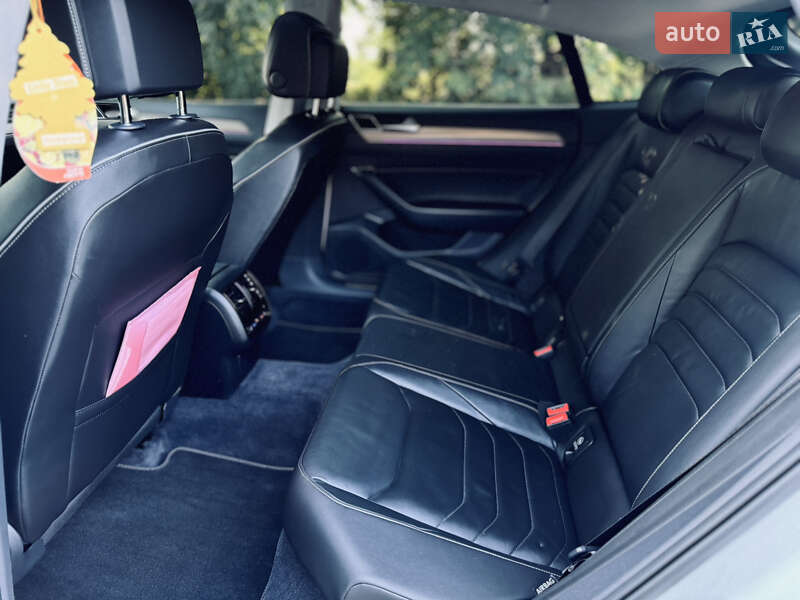 Лифтбек Volkswagen Arteon 2018 в Львове