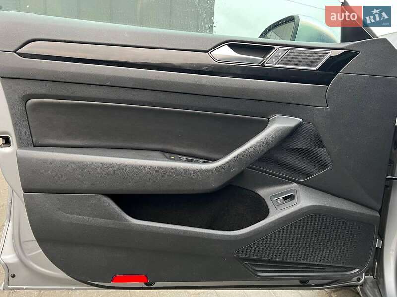 Лифтбек Volkswagen Arteon 2018 в Львове