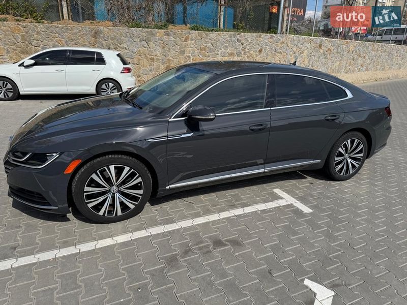 Лифтбек Volkswagen Arteon 2019 в Чернигове