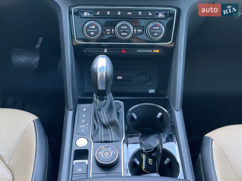 Внедорожник / Кроссовер Volkswagen Atlas Cross Sport 2020 в Ровно