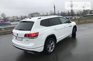 Позашляховик / Кросовер Volkswagen Atlas 2017 в 
