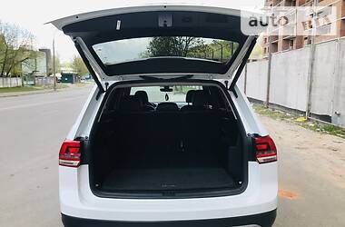 Позашляховик / Кросовер Volkswagen Atlas 2018 в 
