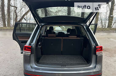 Позашляховик / Кросовер Volkswagen Atlas 2021 в 