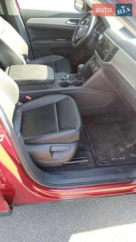 Внедорожник / Кроссовер Volkswagen Atlas 2017 в Кривом Роге