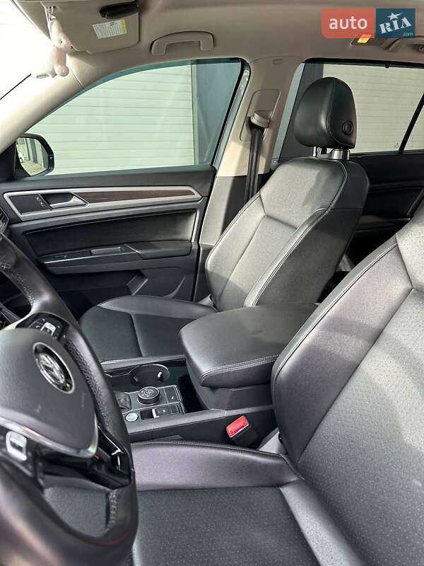 Позашляховик / Кросовер Volkswagen Atlas 2017 в Києві