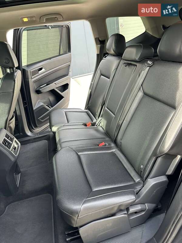 Позашляховик / Кросовер Volkswagen Atlas 2017 в Києві
